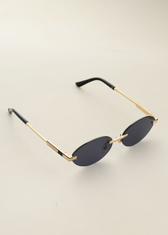 عینک افتابی پرادا